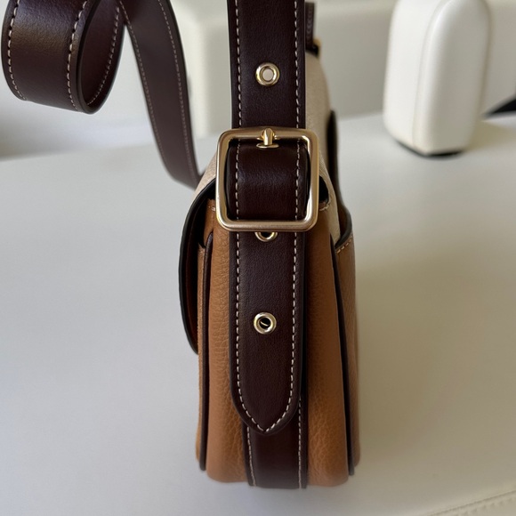 ✨Coach Macie Suede Colorblock Cream and Brown Leather Crossbody Bag - New - Picture 4 of 12